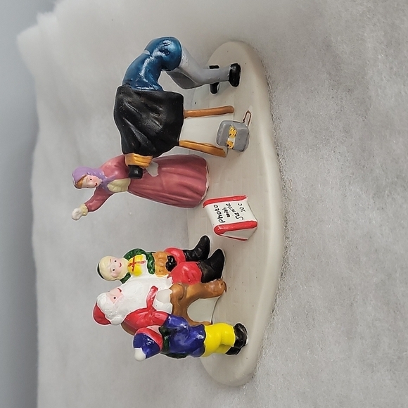 Lemax Dickensvale porcelain Photo with Santa Figurine 1994 vintage collectible - Picture 4 of 9